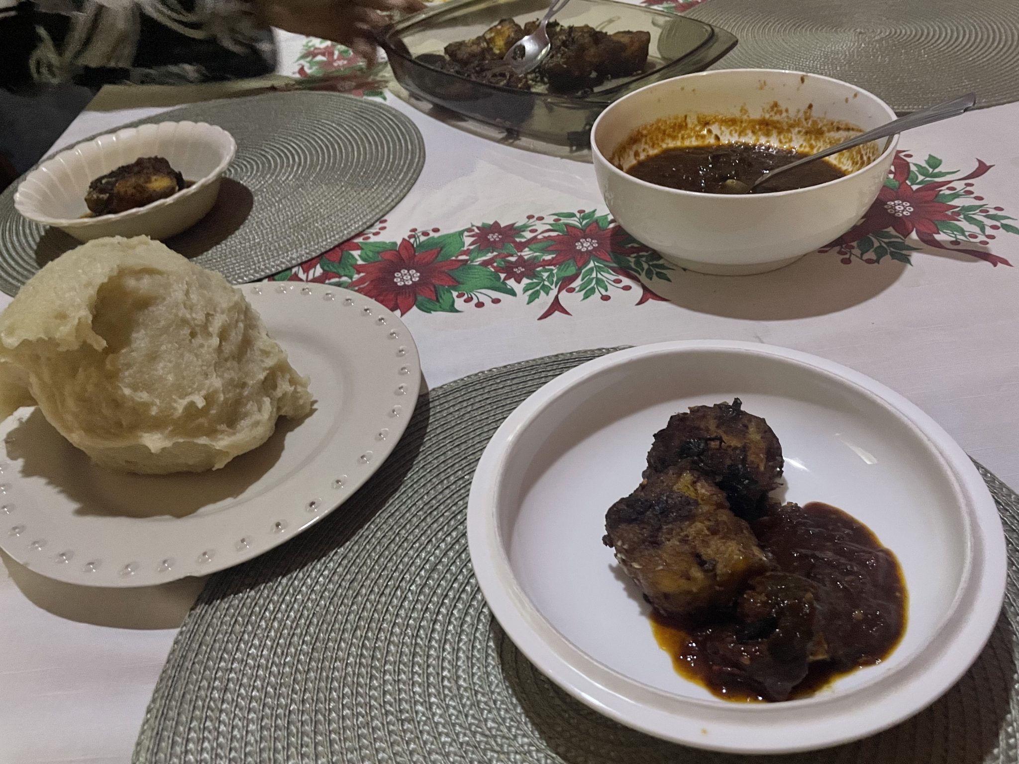 アフリカの主食ウガリってどんな味?作り方や国ごとの違い、食べ方を紹介! – Pick-Up! アフリカ