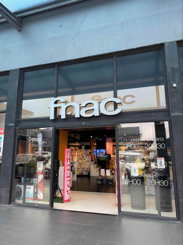 ドゥアラの海外資本の店