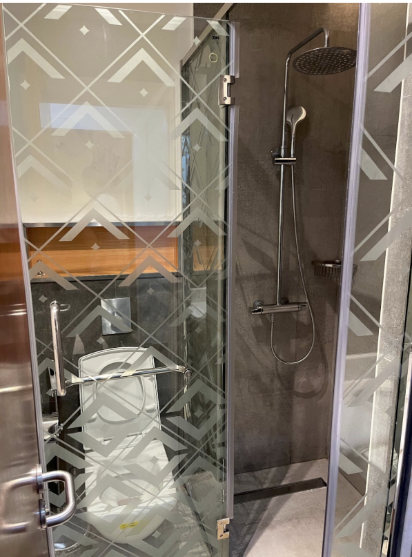 シャワールーム