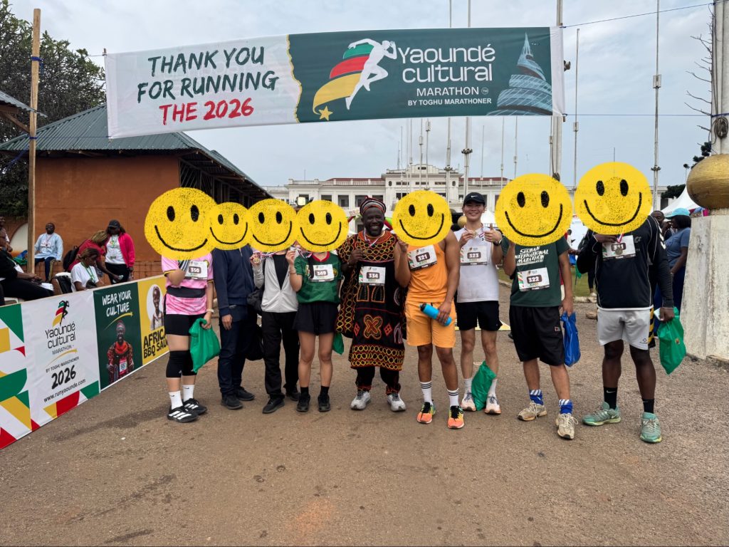 Afowiri Kizito Fondzenyuy氏との集合写真